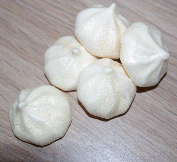 MERINGUES  